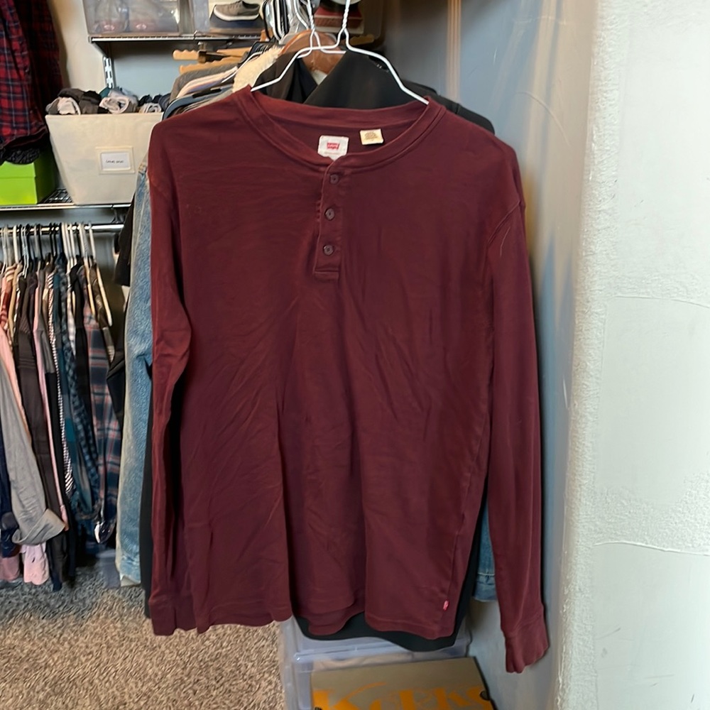 Levi’s mens Henley large. In good shape, doesn’t fit me so it doesn’t get worn.